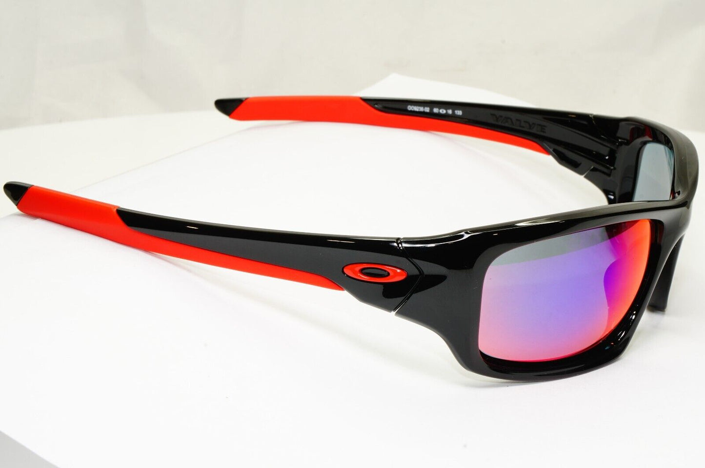 Authentic Oakley Mens Valve Sunglasses Black Red Iridium Mirror OO 9236-02 [A]