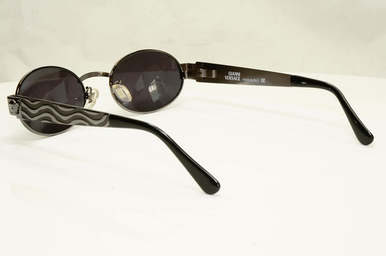 Gianni Versace 1996 Vintage Gunmetal Medusa Oval Sunglasses MOD X35 COL 89M