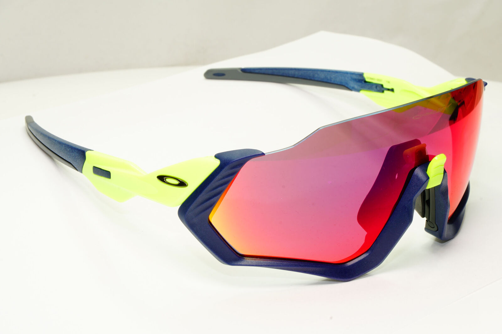 Oakley Flight Jacket Sunglasses Mirror Blue Green Prizm Red Mirror OO 9401 0537