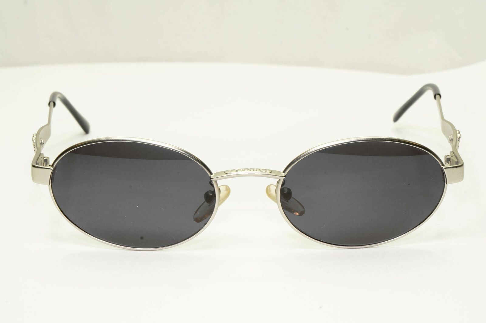 Gianni Versace 1996 Vintage Silver Medusa Oval Metal Sunglasses MOD S09 COL 22M