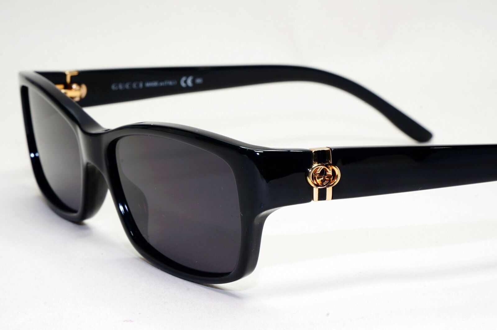 Gucci Sunglasses 2011 Vintage Rectangle Black Gold GG 3573 807 Small 52mm 151024