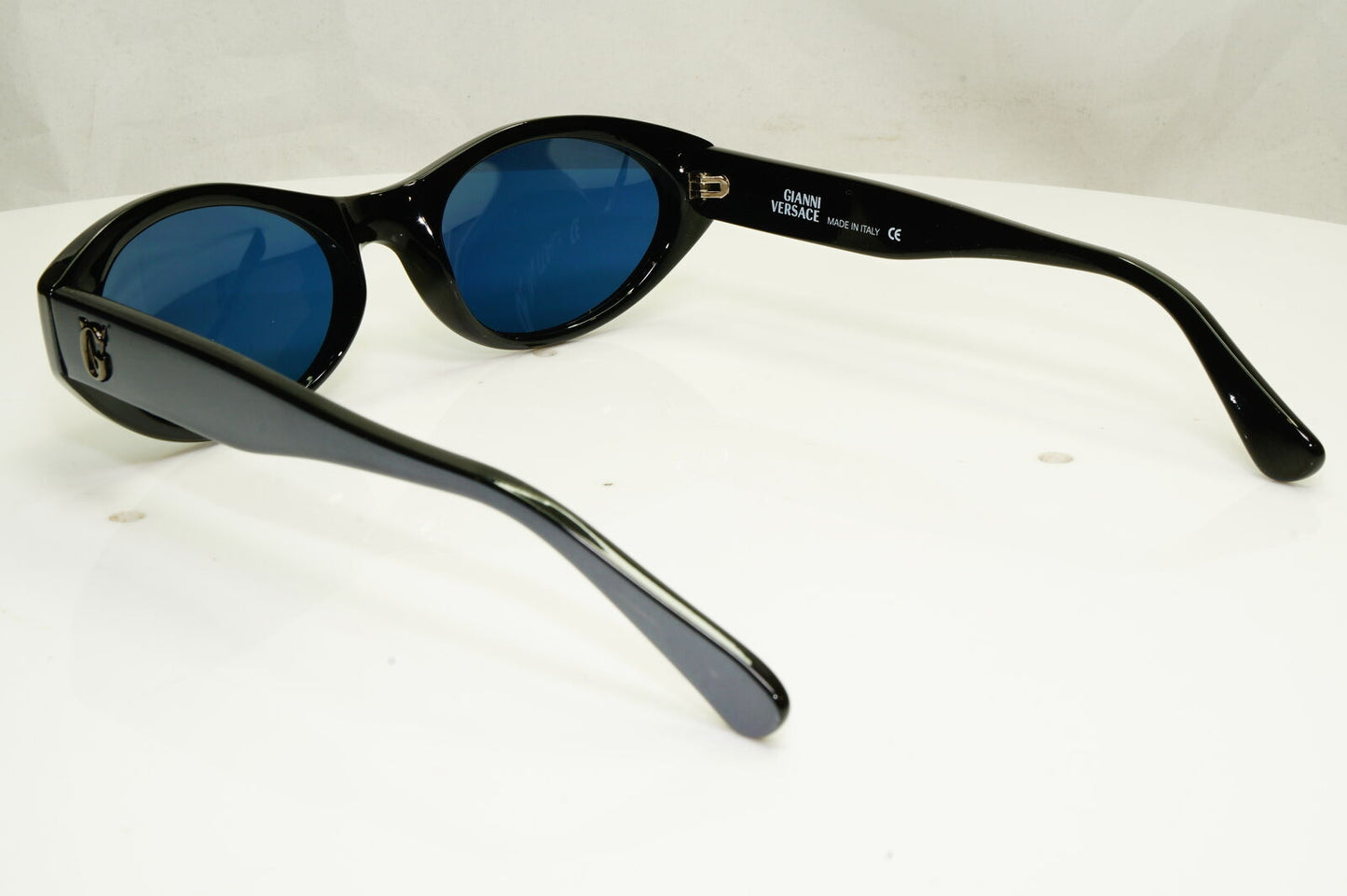 Gianni Versace 1996 Unisex Vintage Blue Sunglasses GV MOD 470/G COL 532