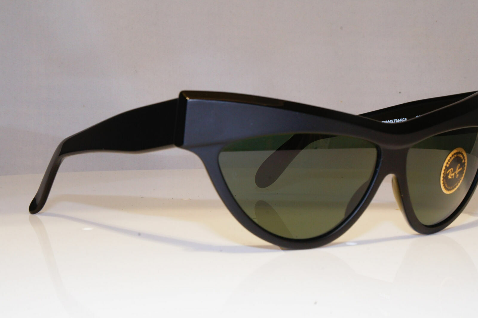 Ray-Ban 1983 Vintage Sunglasses Bausch & Lomb Onyx Hipster Black G15 Green W0807