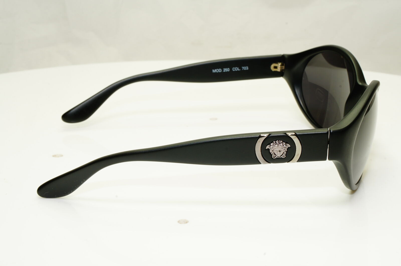 Gianni Versace 1996 Womens Vintage Black Medusa Sunglasses MOD 250 COL 703