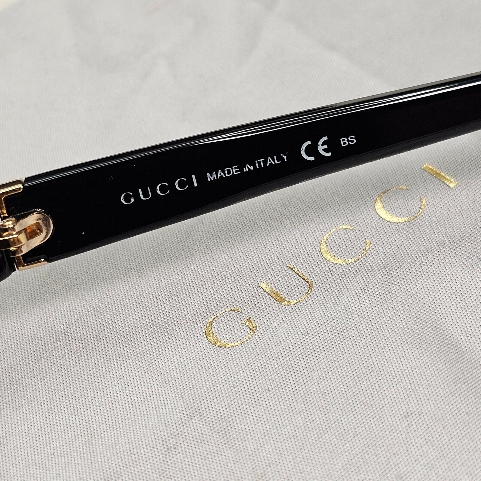 Gucci Sunglasses 2011 Vintage Rectangle Black Gold GG 3573 807 Small 52mm 151024