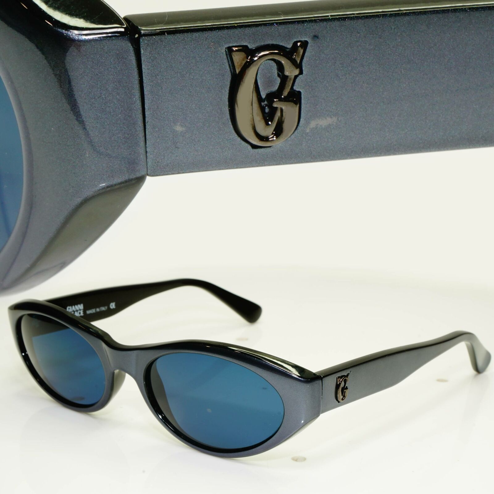 Gianni Versace 1996 Unisex Vintage Blue Sunglasses GV MOD 470/G COL 532