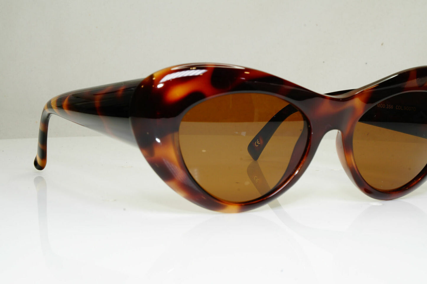 Gianni Versace 1993 Gold Medusa Sunglasses Brown Havana MOD 3S6 COL 900T0 29066