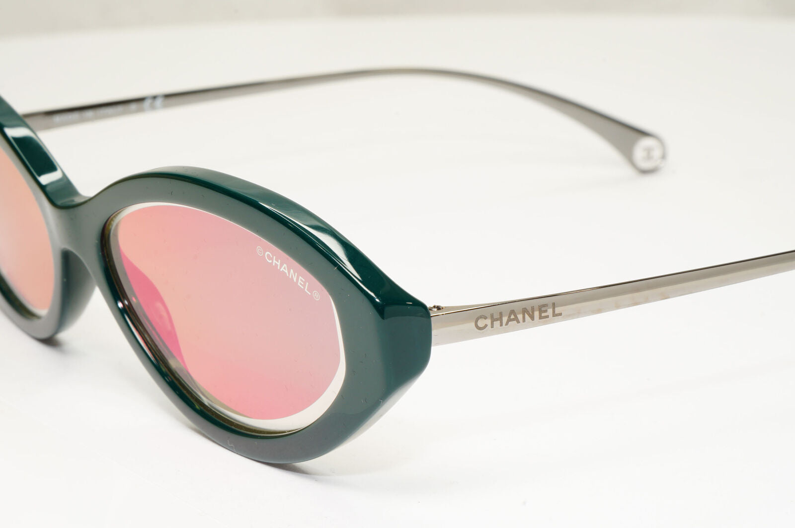 Chanel 2020 Sunglasses Green Gunmetal Grey Mirror 5424 c.1459/EC 290323