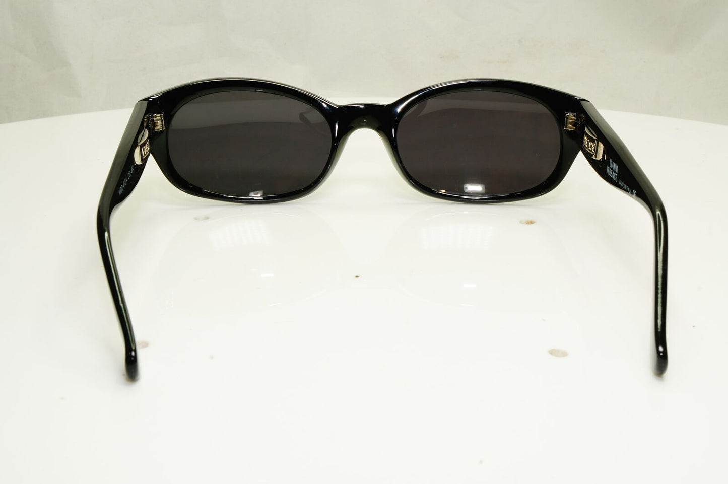 Gianni Versace 1996 Unisex Vintage Black Sunglasses GV MOD 472/A COL 852