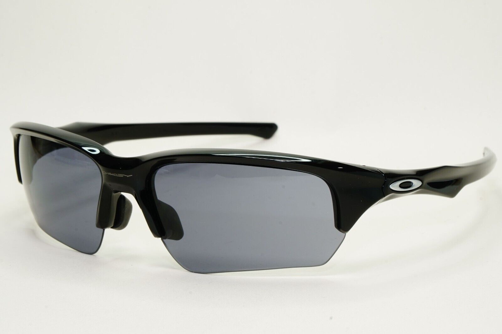 Oakley Sunglasses OO 9372 Black Polished Grey Wrap Flak Beta (A) 01 65mm