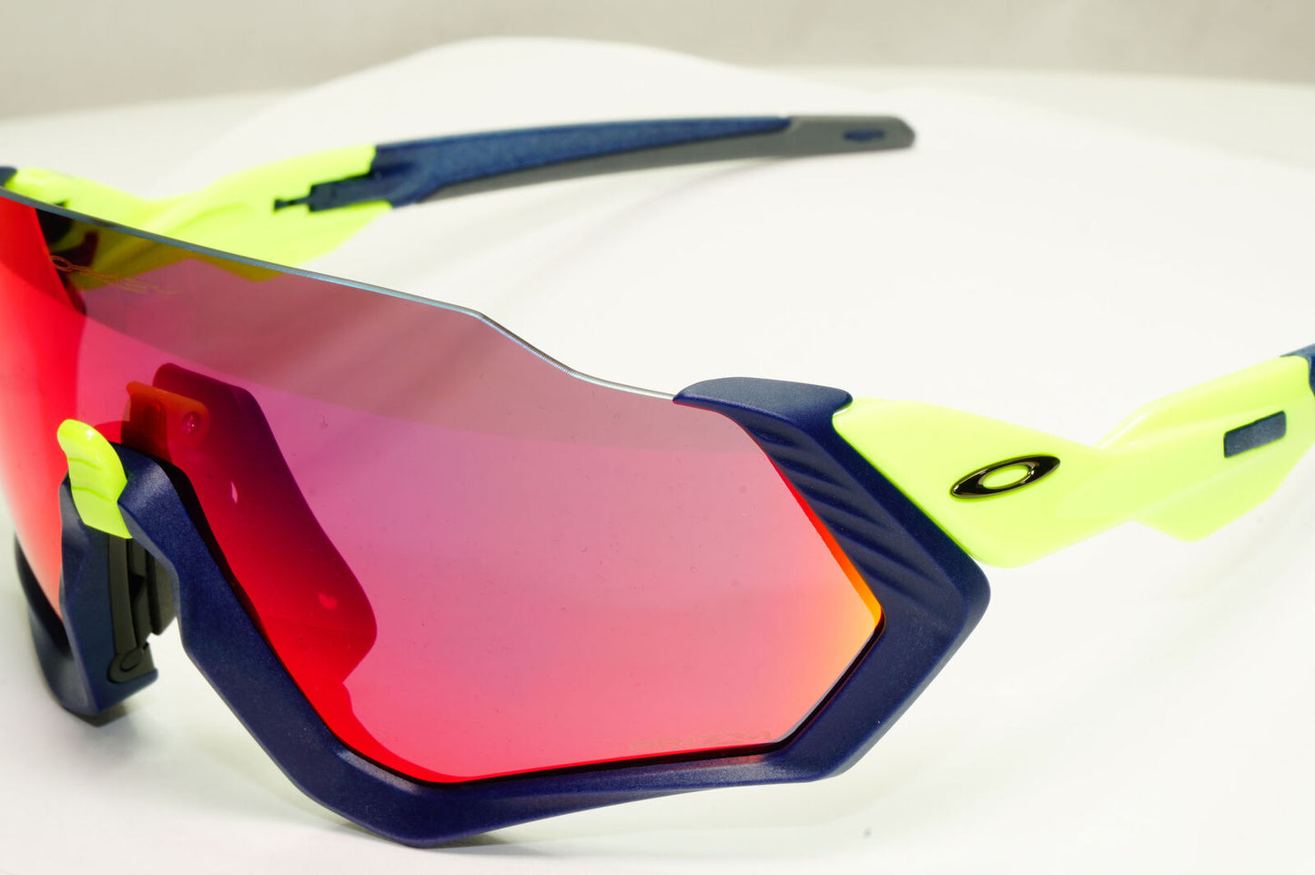 Oakley Flight Jacket Sunglasses Mirror Blue Green Prizm Red Mirror OO 9401 0537