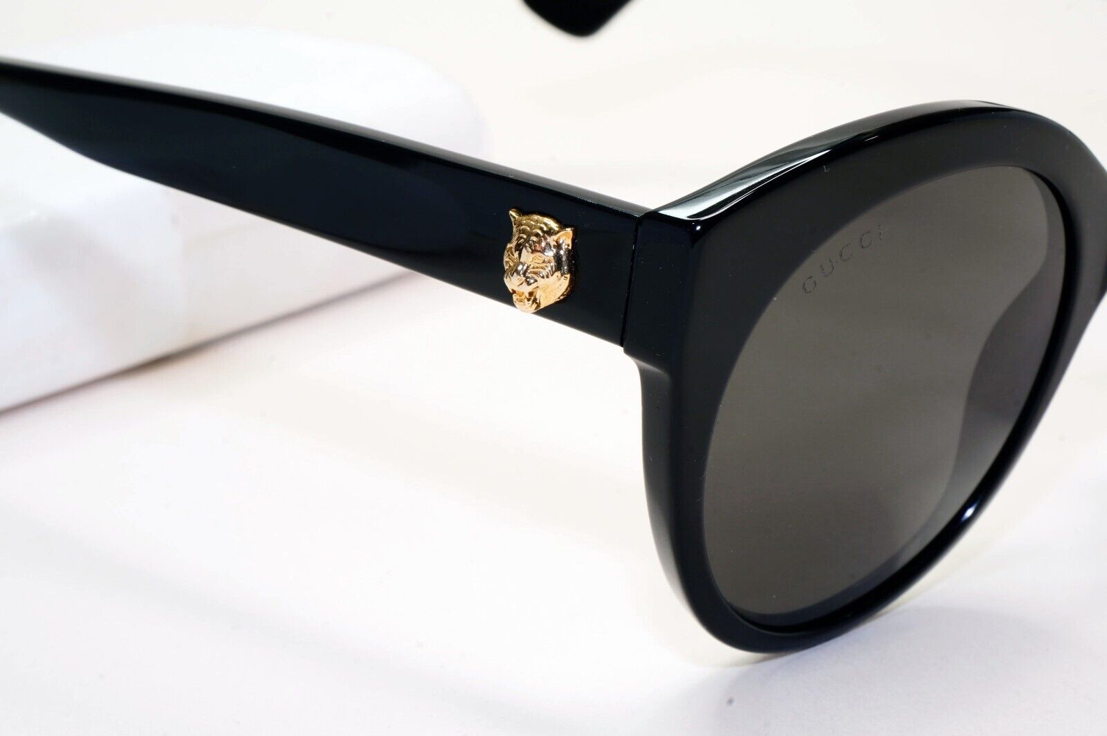 Gucci Sunglasses 2017 Black Gold Tiger Oversized GG 0028S 001 52mm 050824