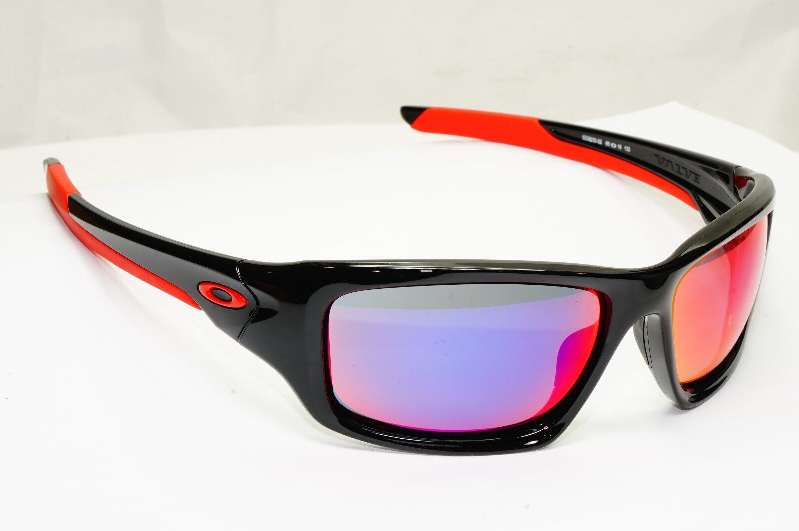 Authentic Oakley Mens Valve Sunglasses Black Red Iridium Mirror OO 9236-02 [A]