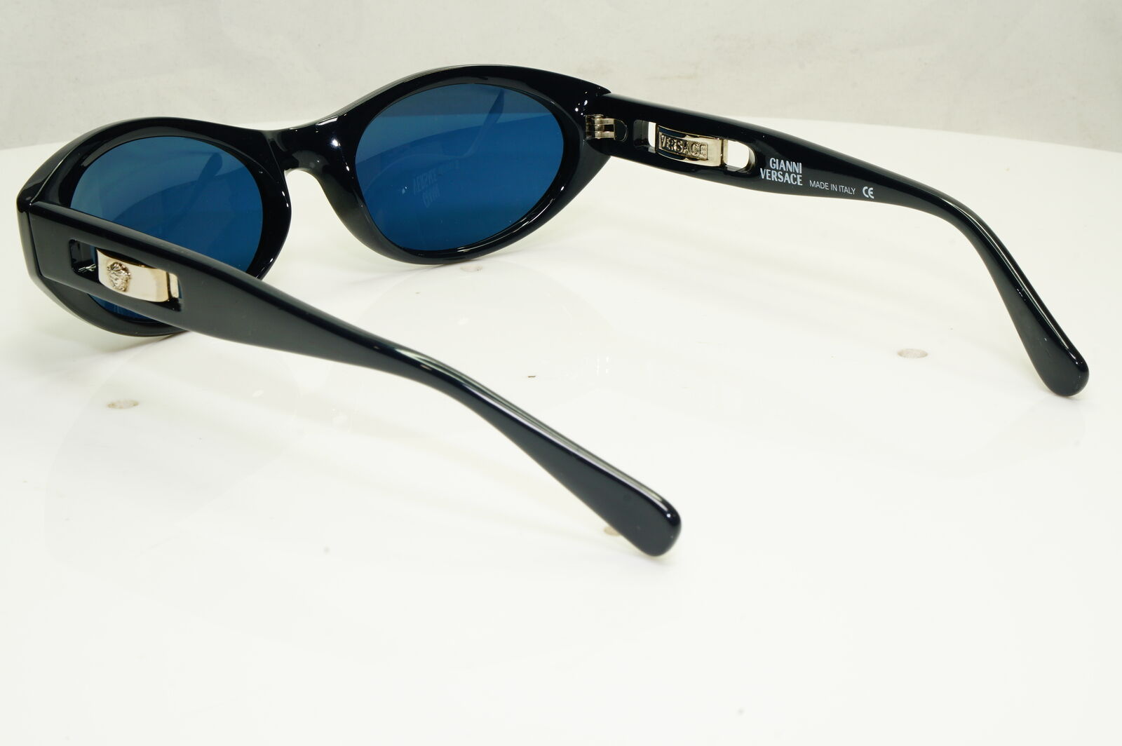 Gianni Versace 1996 Unisex Vintage Blue Medusa Sunglasses MOD 470/B COL 917