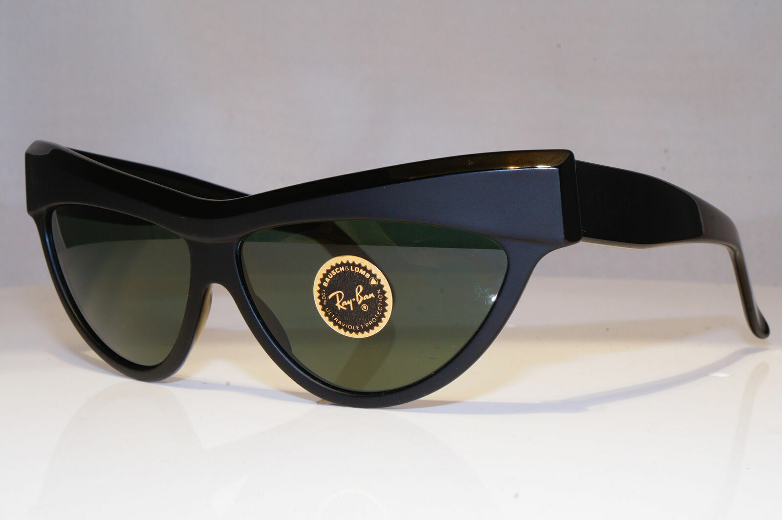 Ray-Ban 1983 Vintage Sunglasses Bausch & Lomb Onyx Hipster Black G15 Green W0807