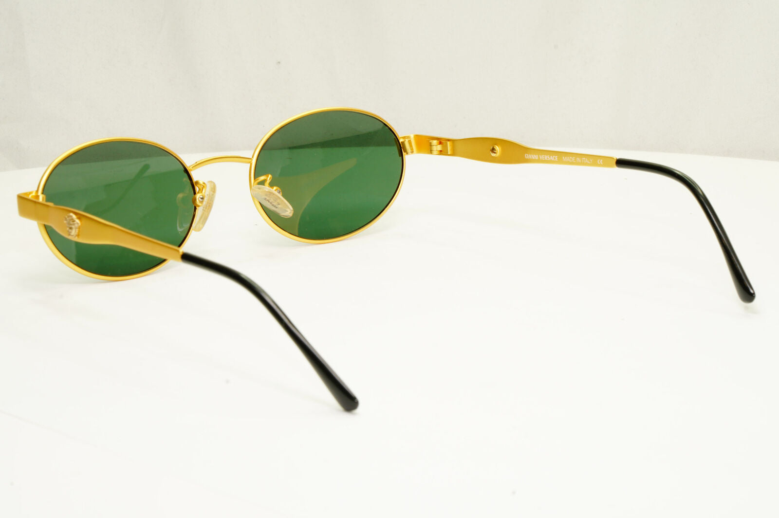 Gianni Versace 1996 Vintage Gold Medusa Oval Metal Sunglasses MOD S09 COL 07M