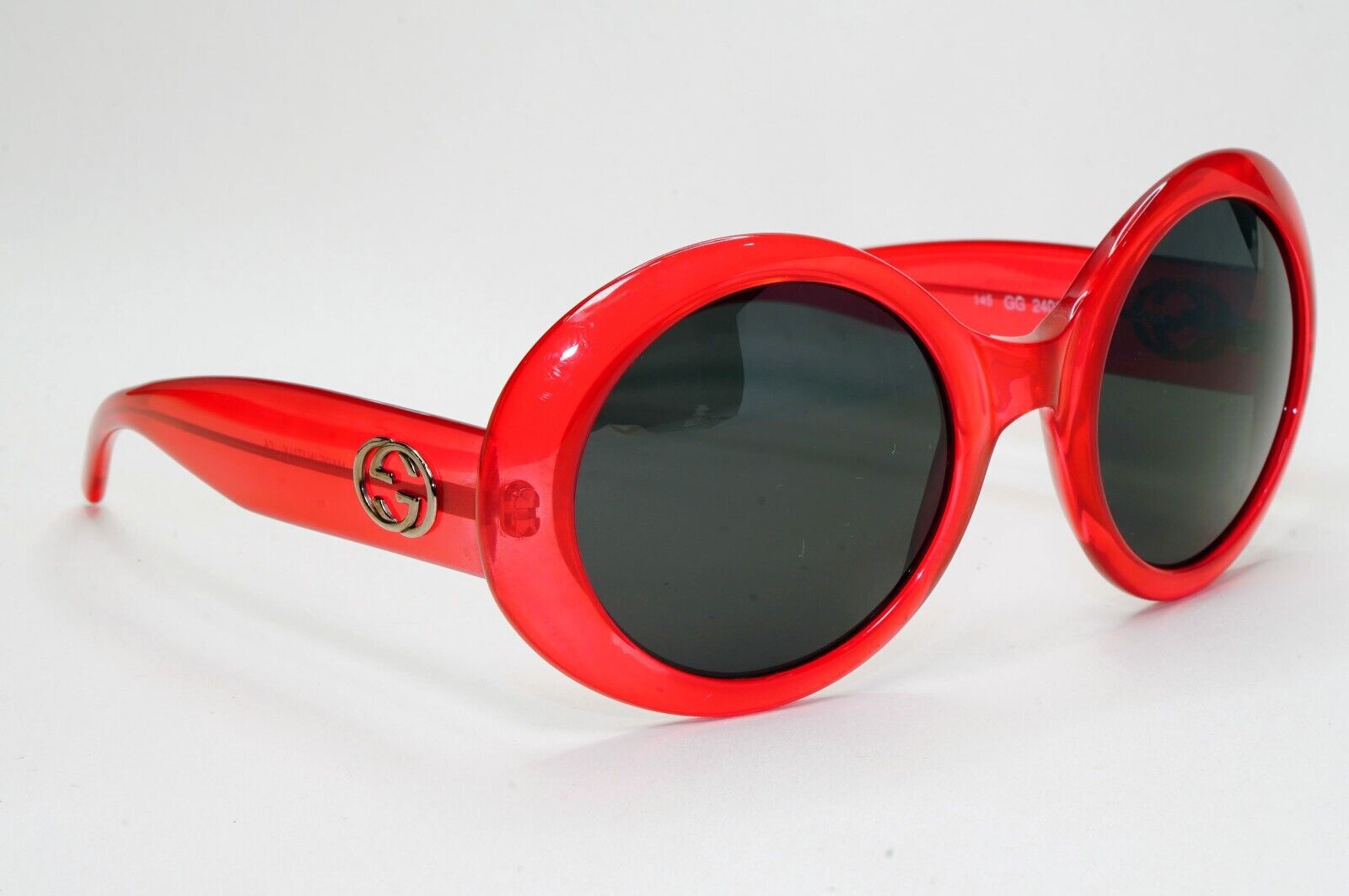 Gucci Sunglasses 1996 Vintage Red Black Round Large GG 2401/N/S XD6 291024