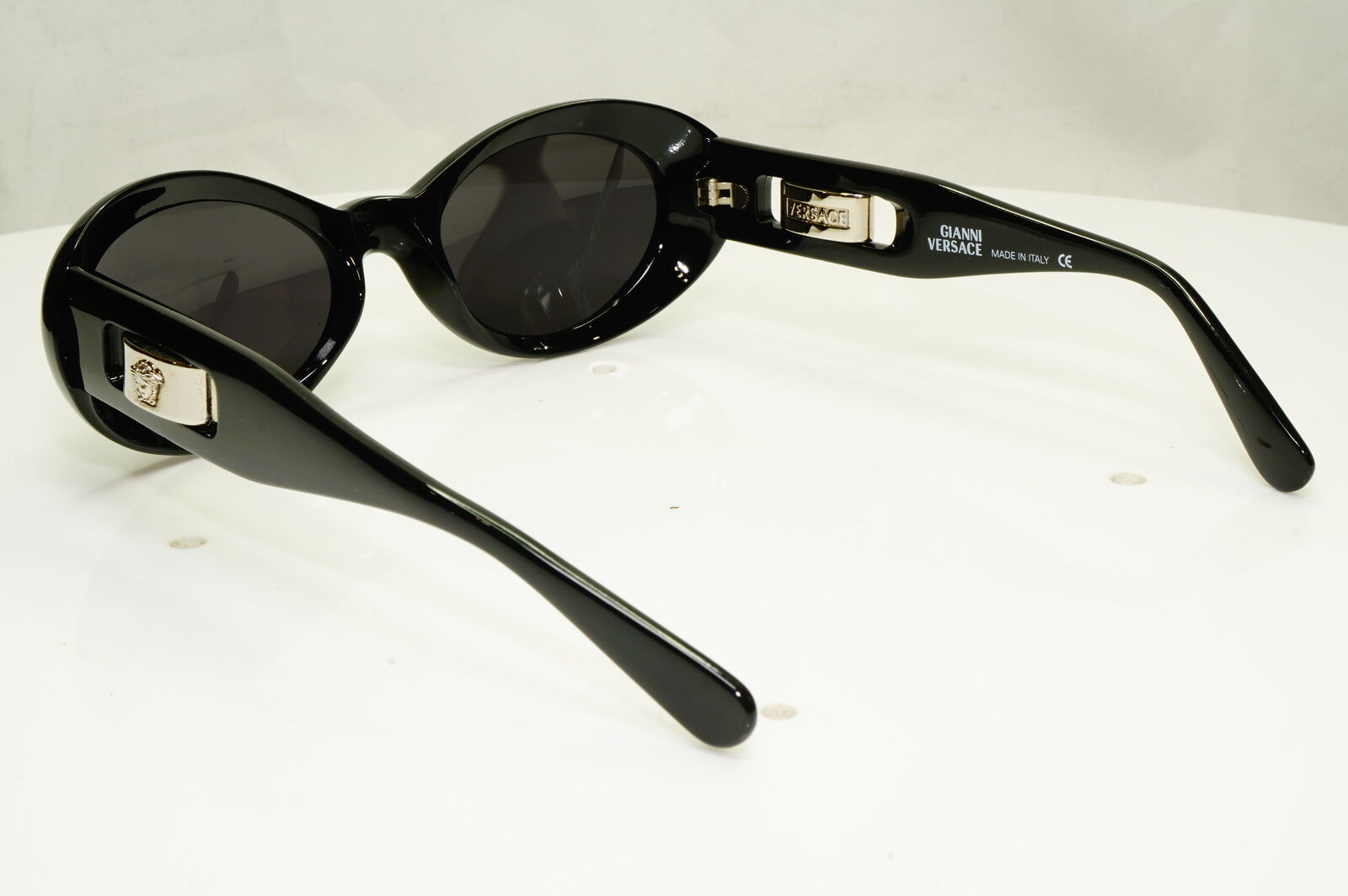 Gianni Versace 1996 Womens Vintage Silver Medusa Sunglasses MOD 475/A COL 852