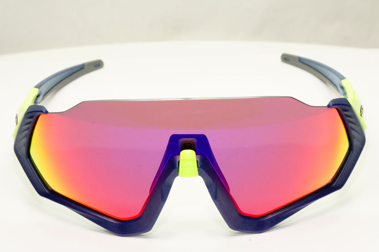 Oakley Flight Jacket Sunglasses Mirror Blue Green Prizm Red Mirror OO 9401 0537