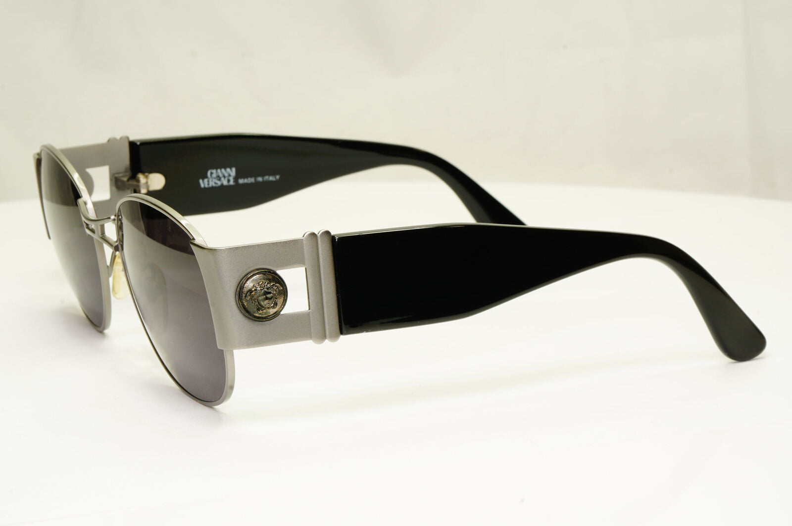 Gianni Versace 1996 Vintage Mens Silver Medusa Metal Sunglasses MOD S67 COL 77M