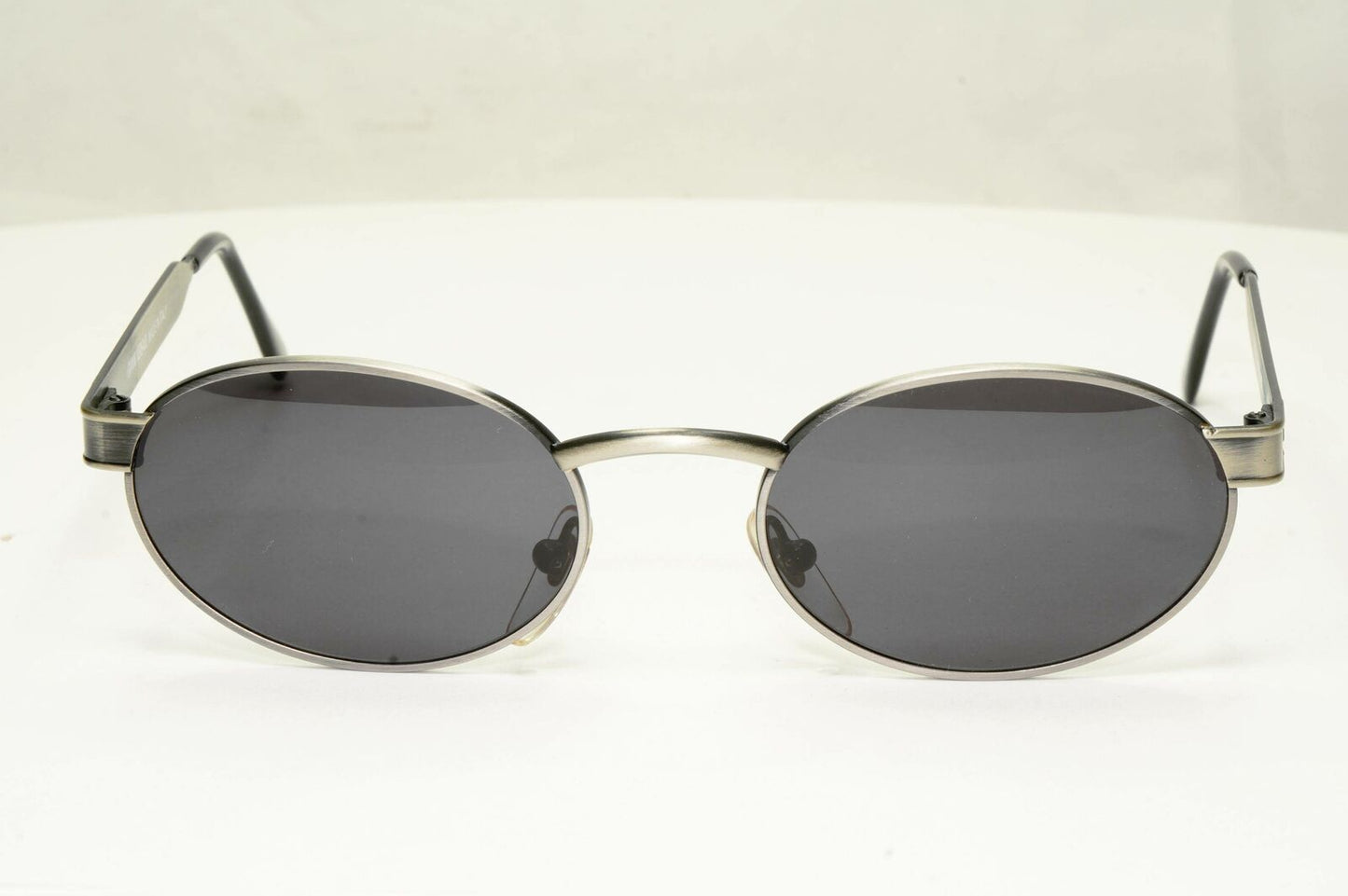 Gianni Versace 1996 Vintage Silver Black Oval Metal Sunglasses MOD S58 COL 943