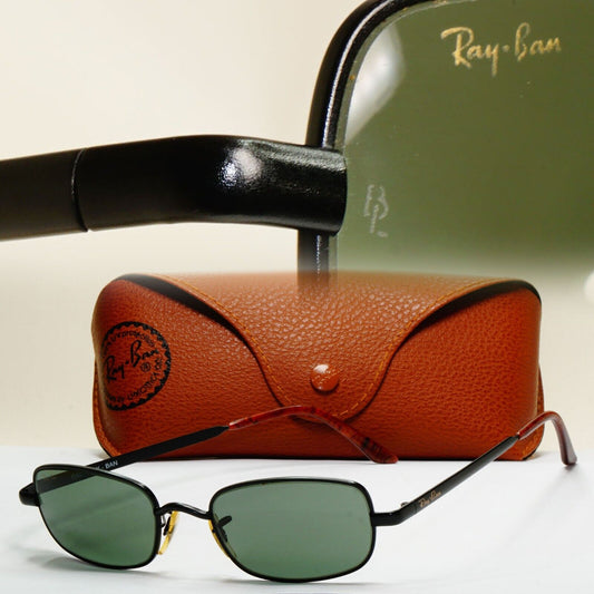 Ray-Ban Sunglasses Vintage 1999 Bausch & Lomb Black Green W2951  081124