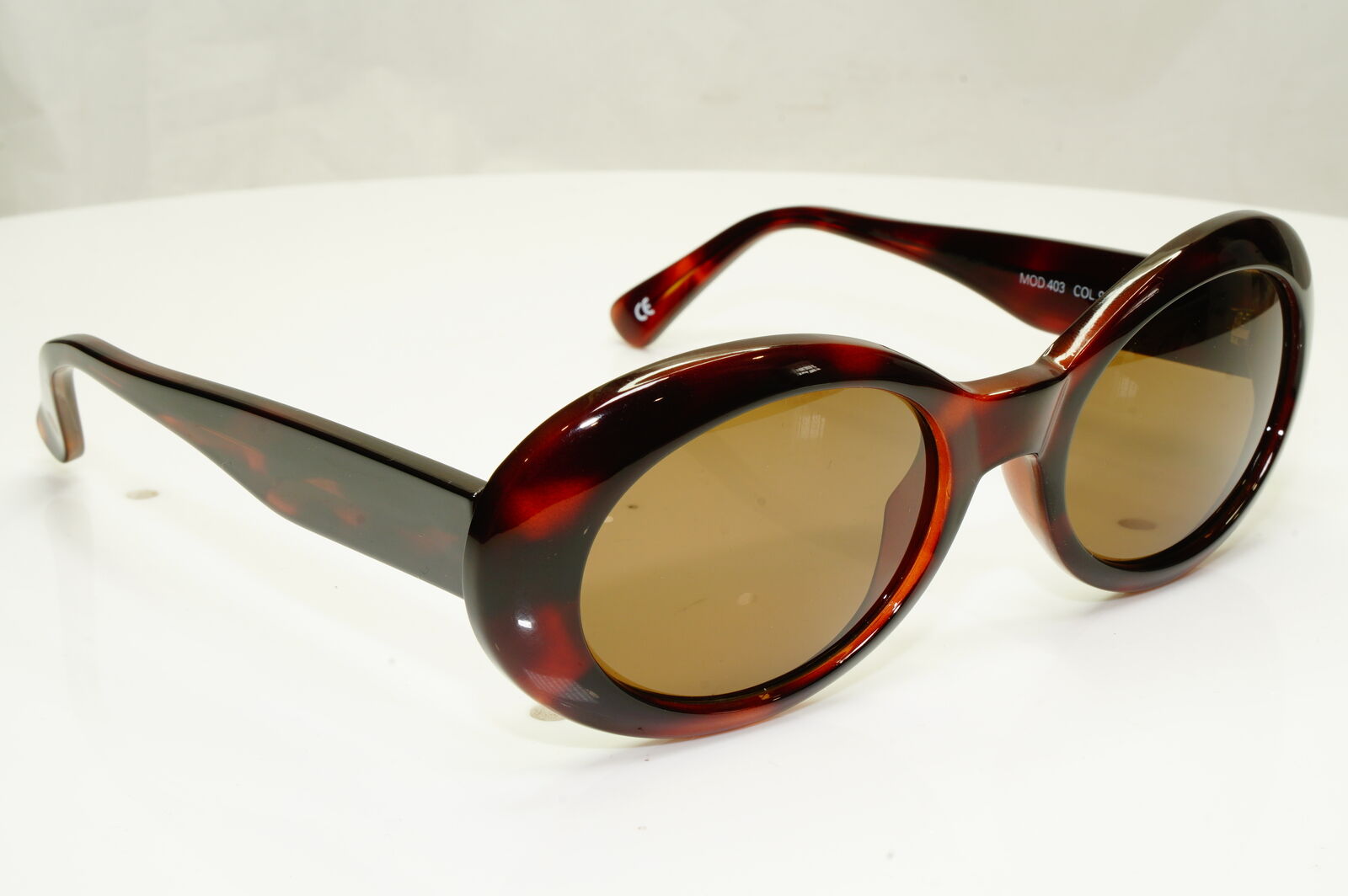 Gianni Versace 1996 Womens Vintage Brown Oval Medusa Sunglasses MOD 403 COL 900