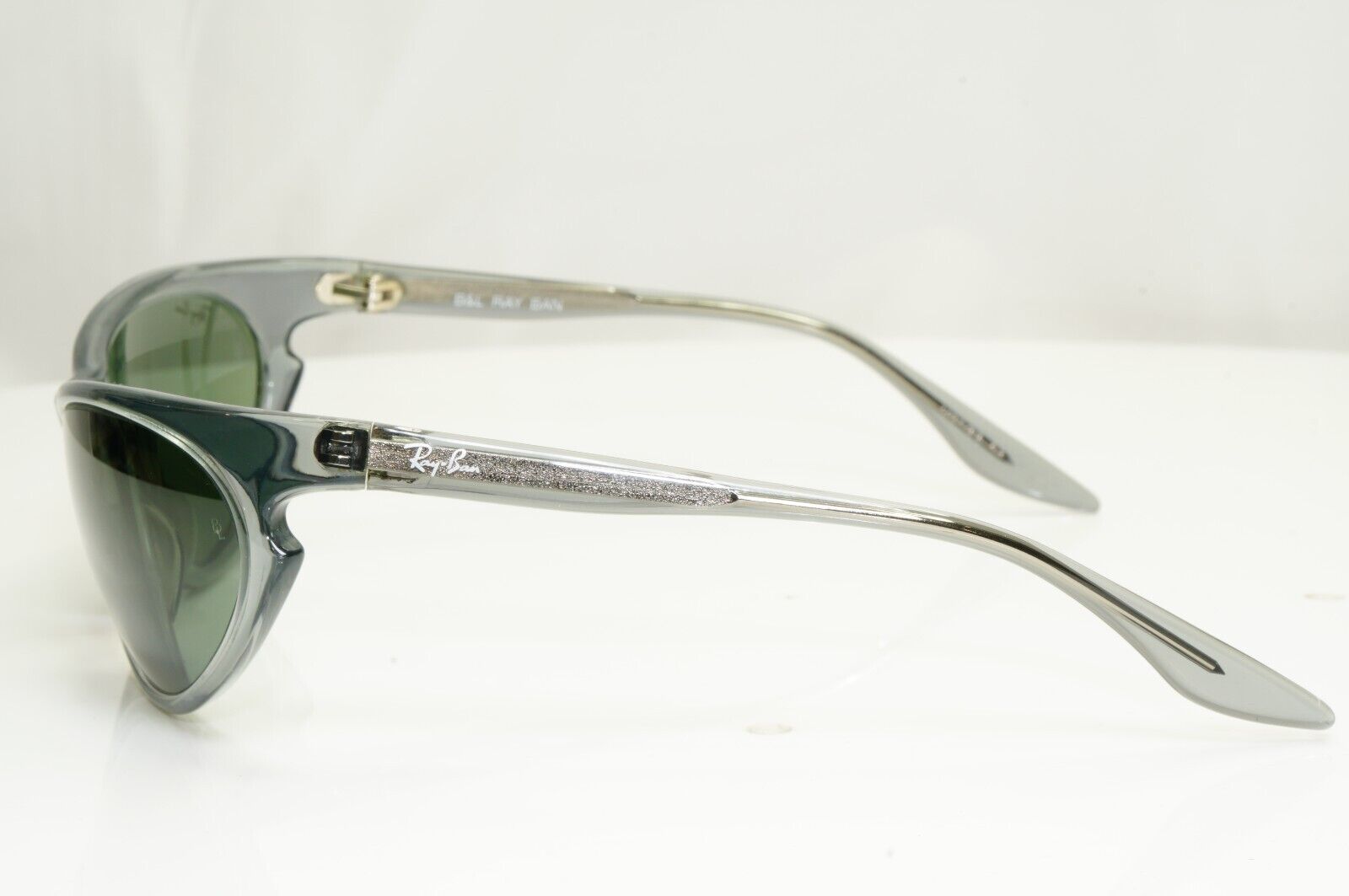 Ray-Ban Sunglasses 1997 Vintage Bausch Lomb Wrap Grey Green B&L W2199 Skyline