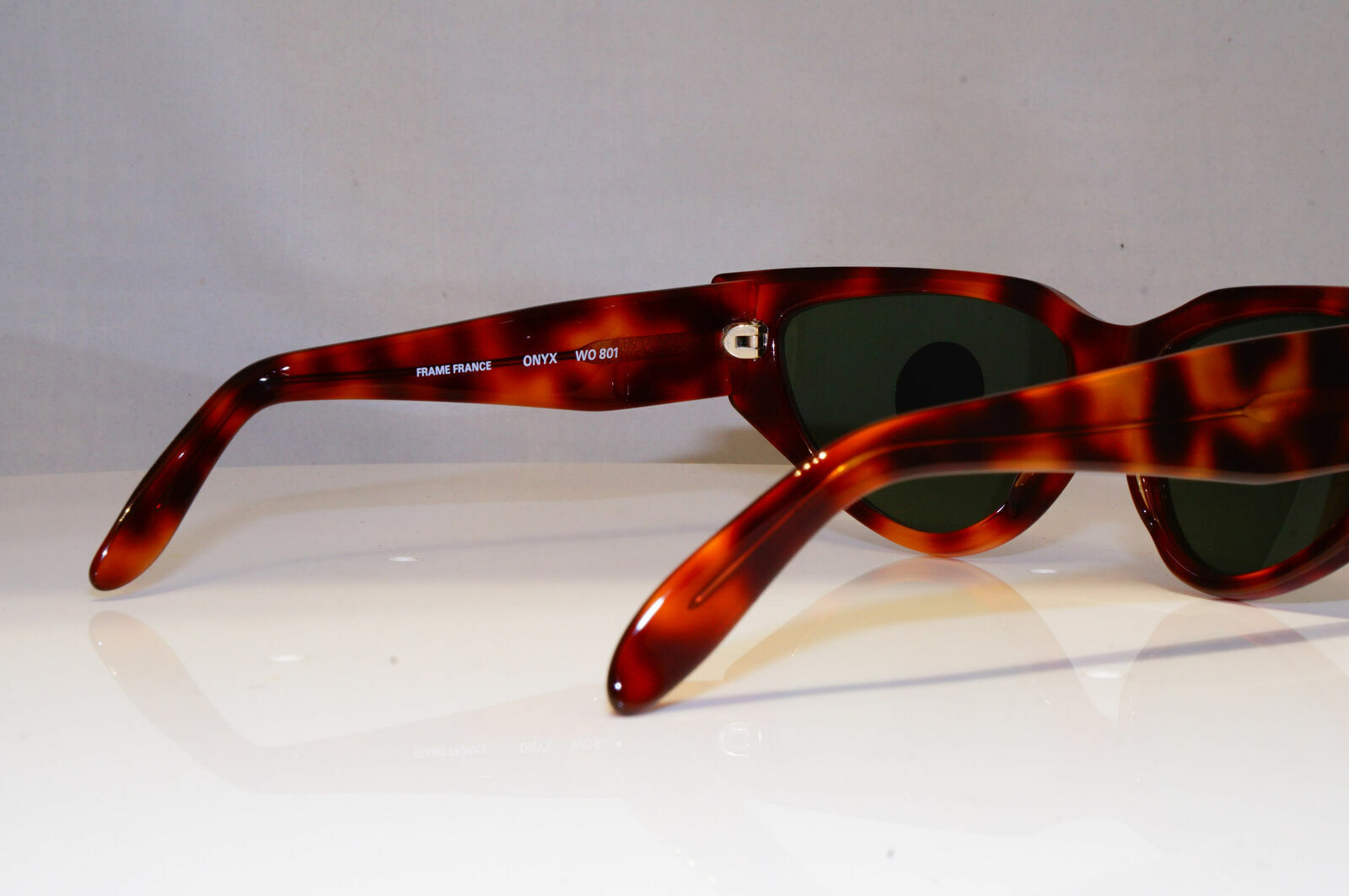 Ray-Ban 1983 Vintage Sunglasses Bausch & Lomb Onyx Tortoise Hipster Brown W0801