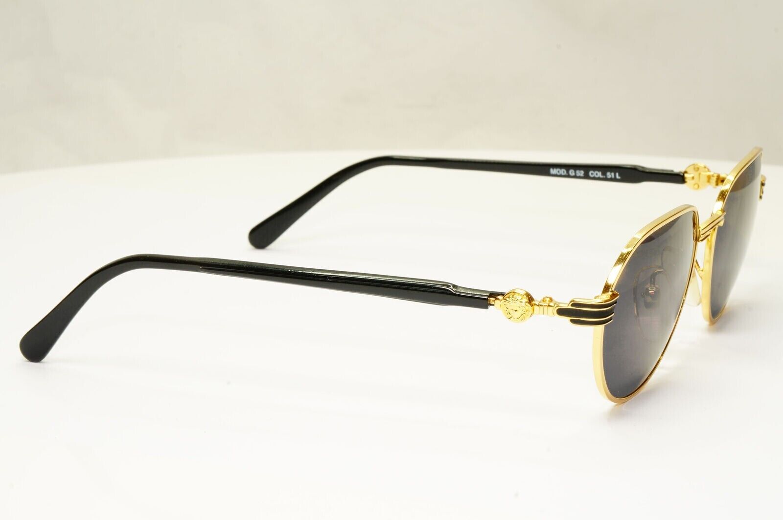 Gianni Versace 1995 Vintage Gold Medusa Unisex Black Sunglasses MOD G52 COL 51L