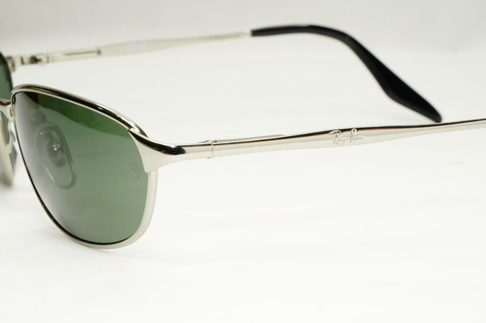 Ray-Ban Sunglasses Year 2004 Vintage Silver Green Grey Wrap Metal RB 3023 W2962