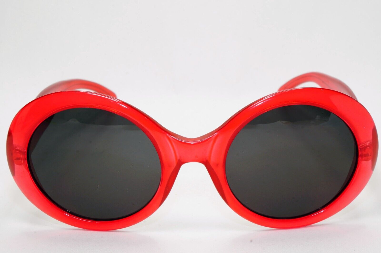 Gucci Sunglasses 1996 Vintage Red Black Round Large GG 2401/N/S XD6 291024