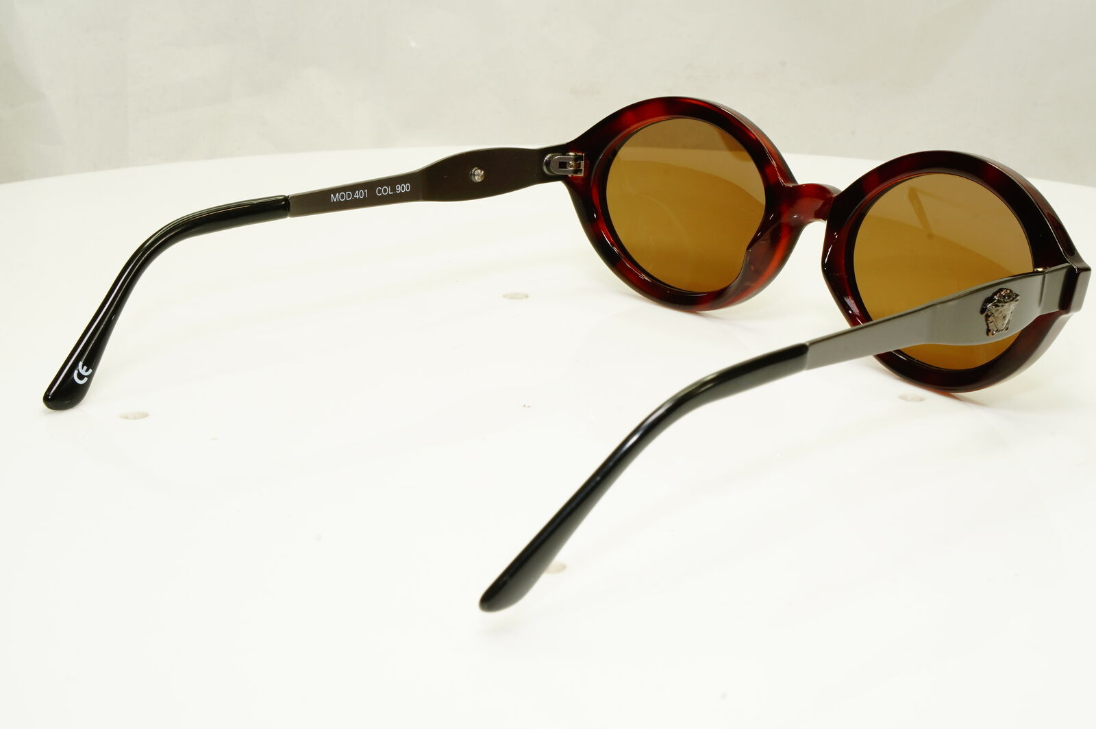 Gianni Versace 1996 Womens Vintage Brown Oval Medusa Sunglasses MOD 401 COL 900