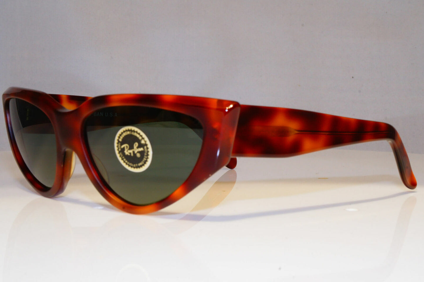 Ray-Ban 1983 Vintage Sunglasses Bausch & Lomb Onyx Tortoise Hipster Brown W0801