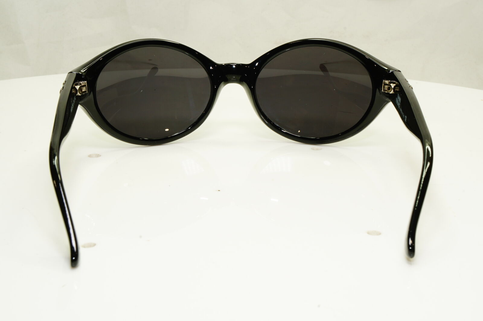 Gianni Versace 1996 Womens Vintage Black Medusa Sunglasses MOD 250 COL 852