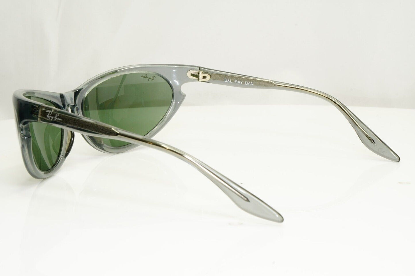 Ray-Ban Sunglasses 1997 Vintage Bausch Lomb Wrap Grey Green B&L W2199 Skyline