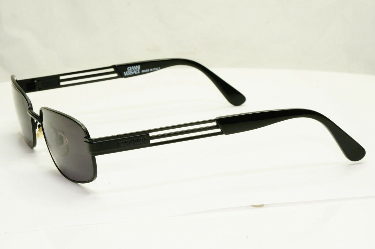 Gianni Versace 1996 Vintage Unisex Black Oval Metal Sunglasses MOD S16 COL 028