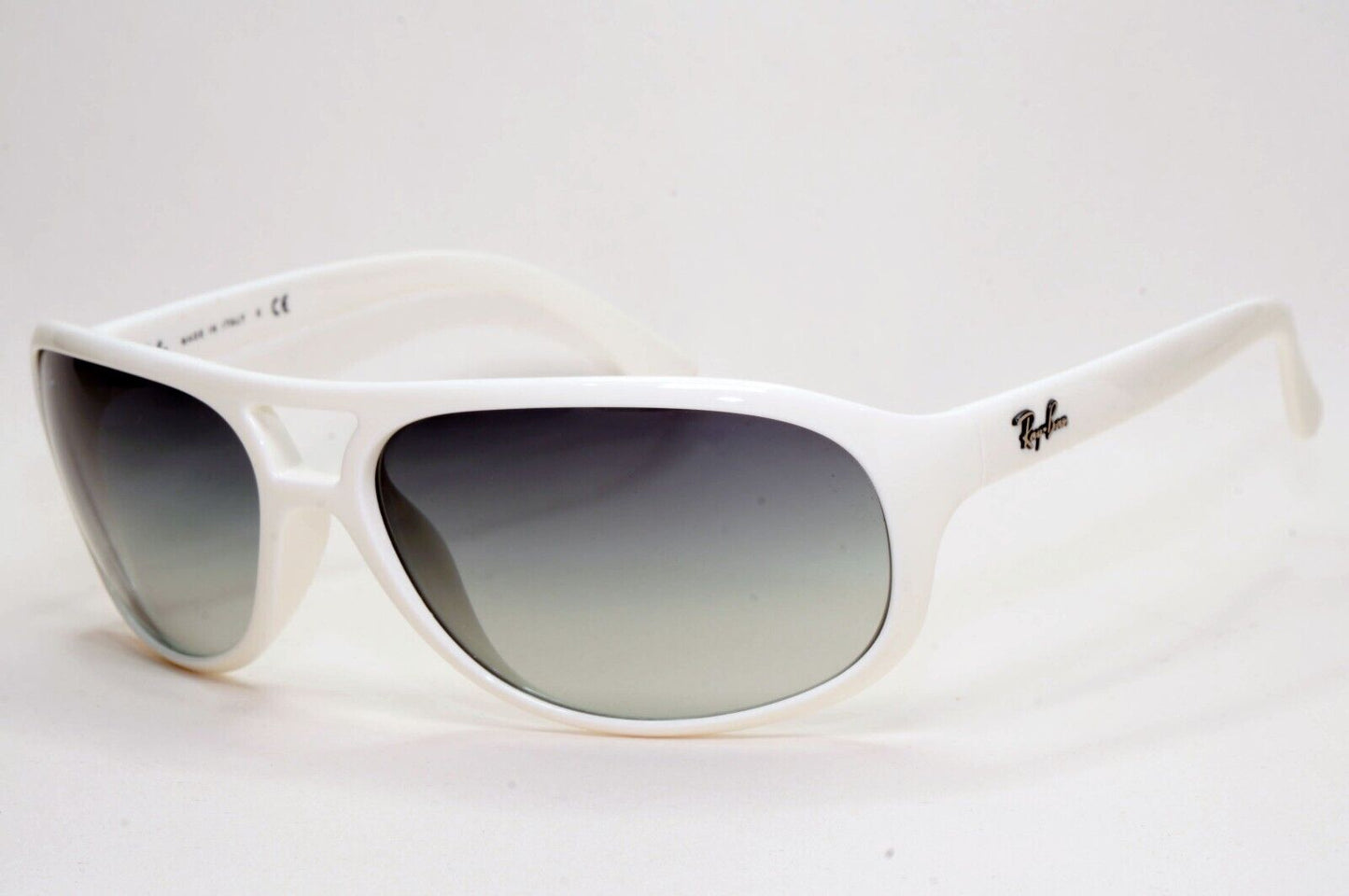 Ray-Ban Sunglasses Vintage 2003 White Grey Gradient Wrap Pilot RB 4124 671/8G