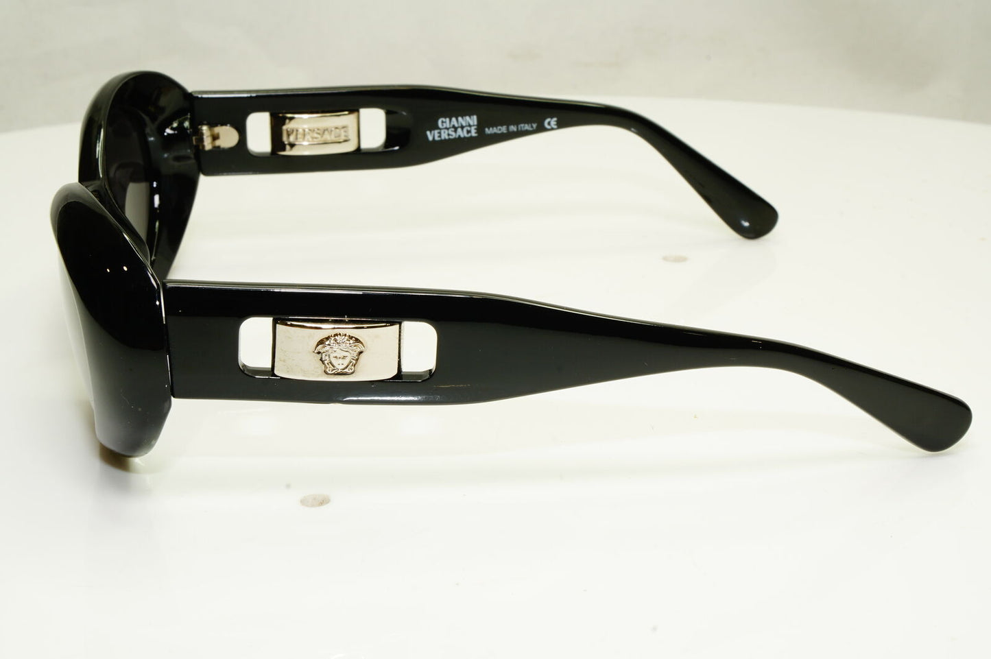 Gianni Versace 1996 Womens Vintage Silver Medusa Sunglasses MOD 475/A COL 852