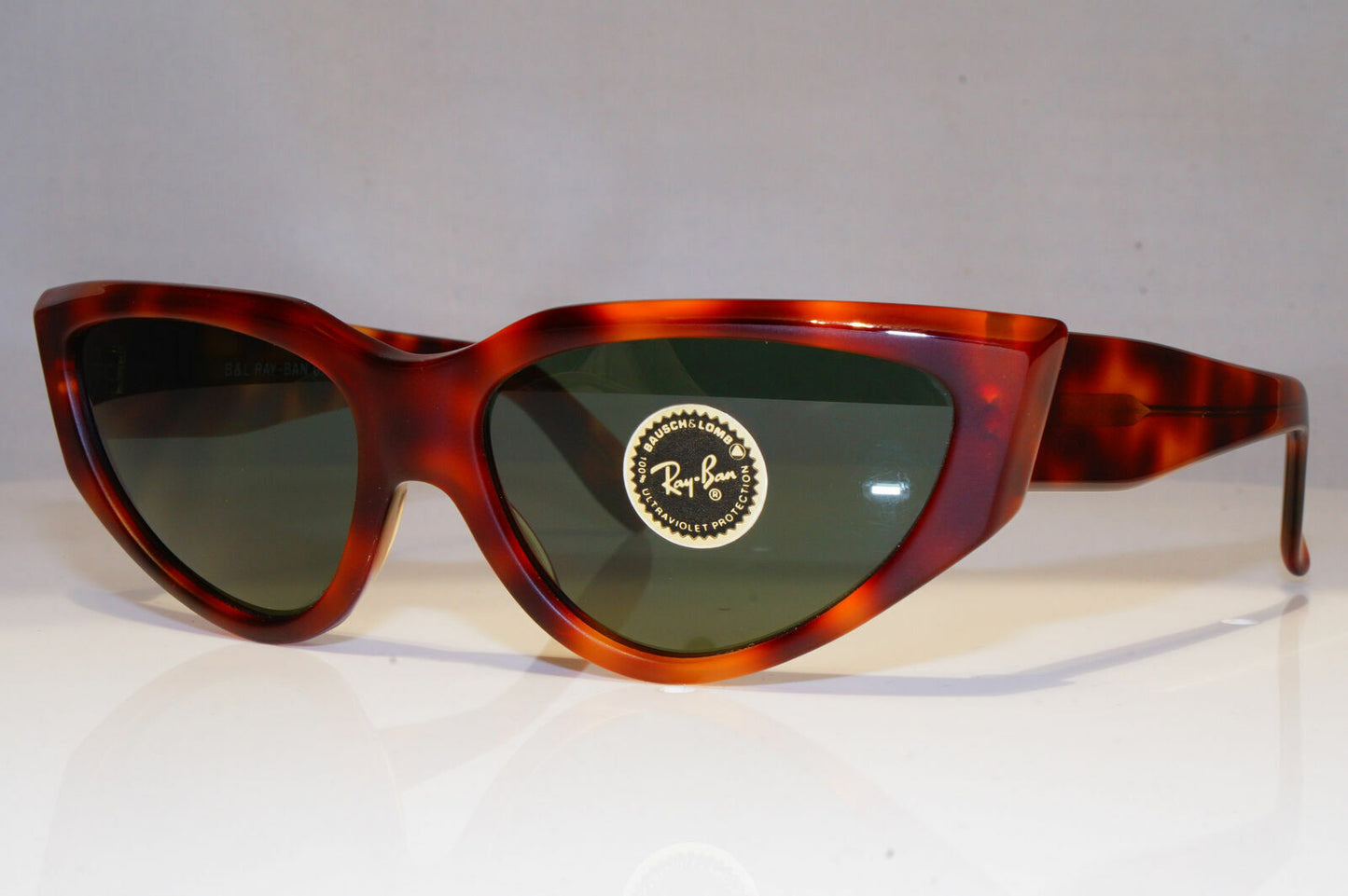 Ray-Ban 1983 Vintage Sunglasses Bausch & Lomb Onyx Tortoise Hipster Brown W0801