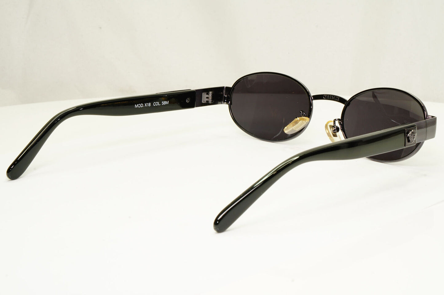 Gianni Versace 1996 Vintage Mens Gunmetal Oval Medusa Sunglasses MOD X18 COL 58M