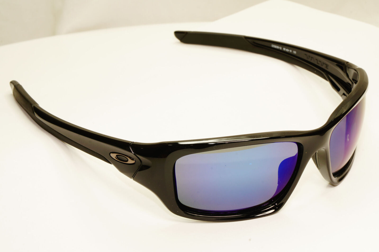 Oakley Valve Polarised Sunglasses Black Deep Blue Mirror Wrap OO 9236 12