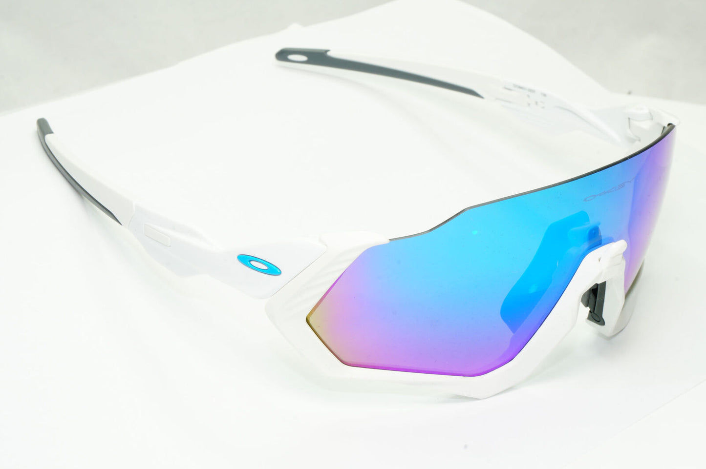 Oakley Flight Jacket Sunglasses Mirror Blue White Prizm Sapphire OO 9401 0237