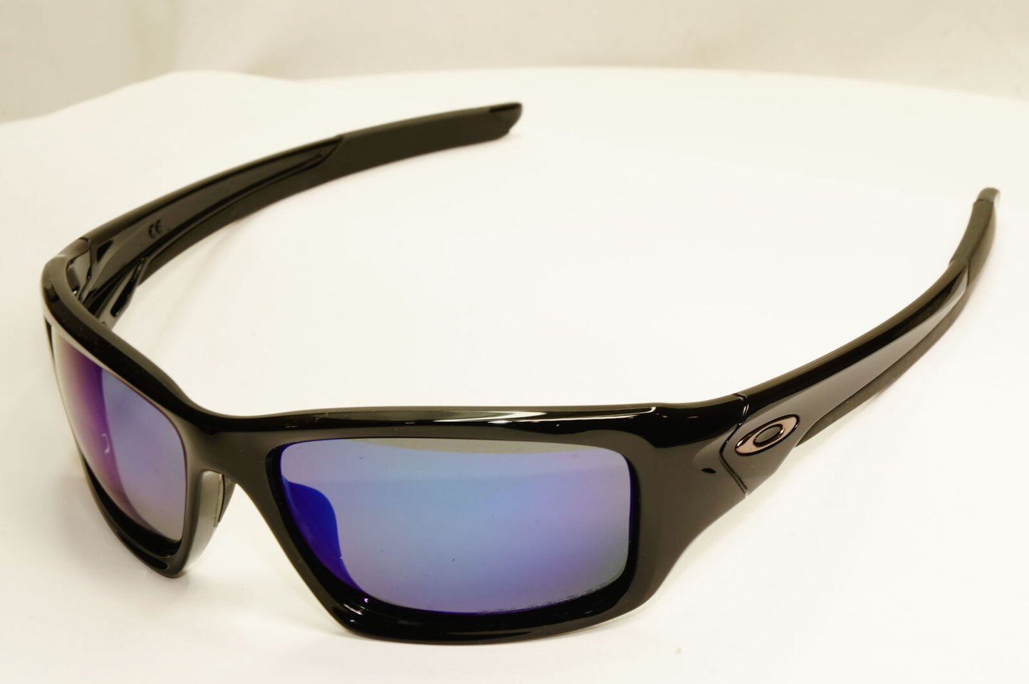 Oakley Valve Polarised Sunglasses Black Deep Blue Mirror Wrap OO 9236 12