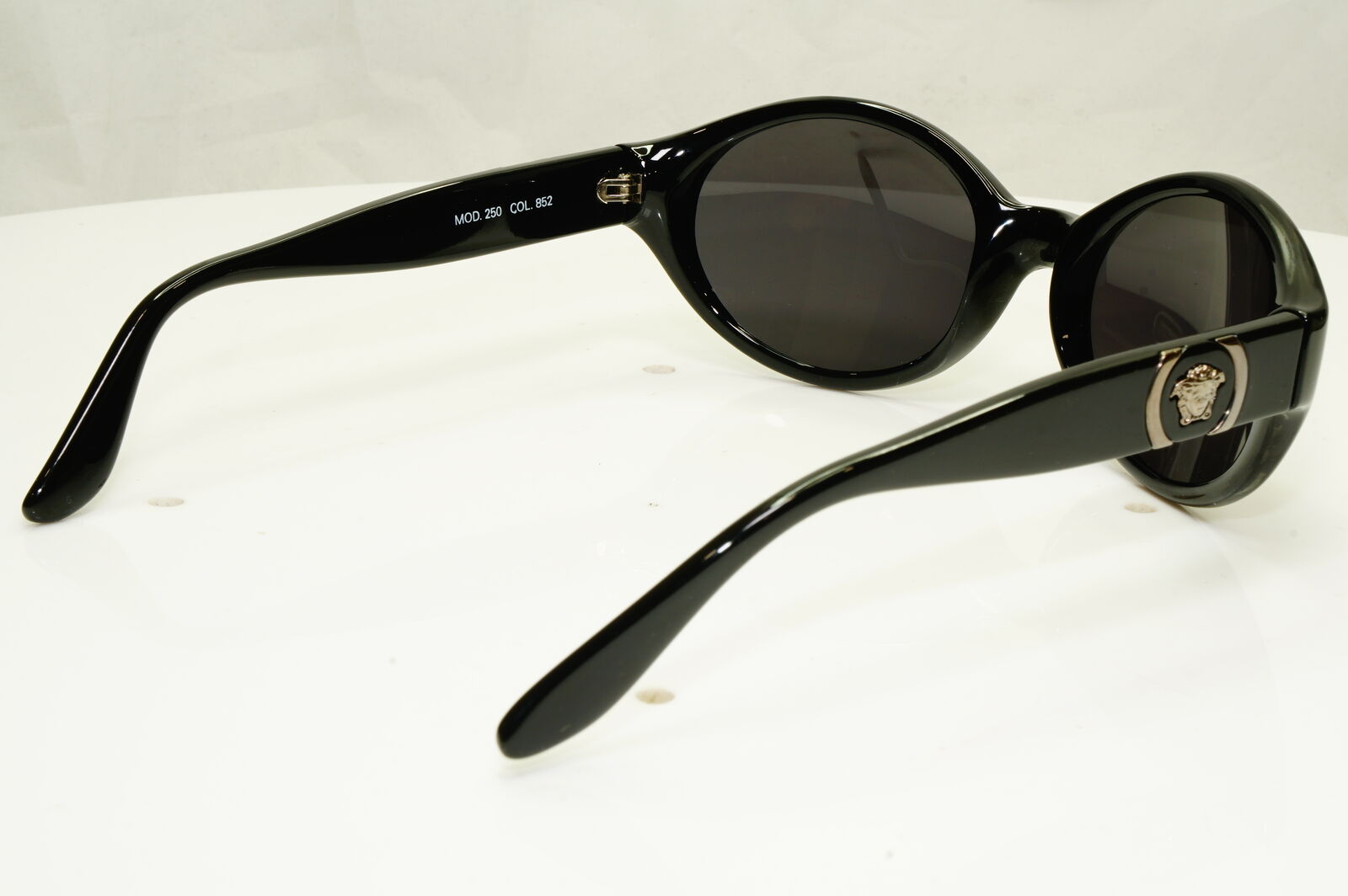 Gianni Versace 1996 Womens Vintage Black Medusa Sunglasses MOD 250 COL 852