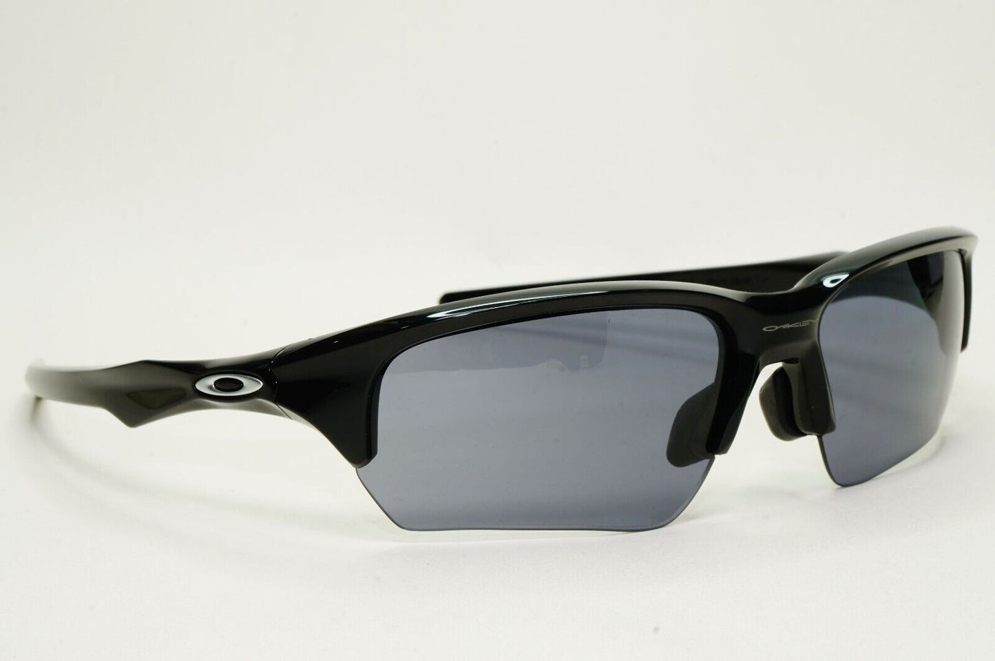 Oakley Sunglasses OO 9372 Black Polished Grey Wrap Flak Beta (A) 01 65mm