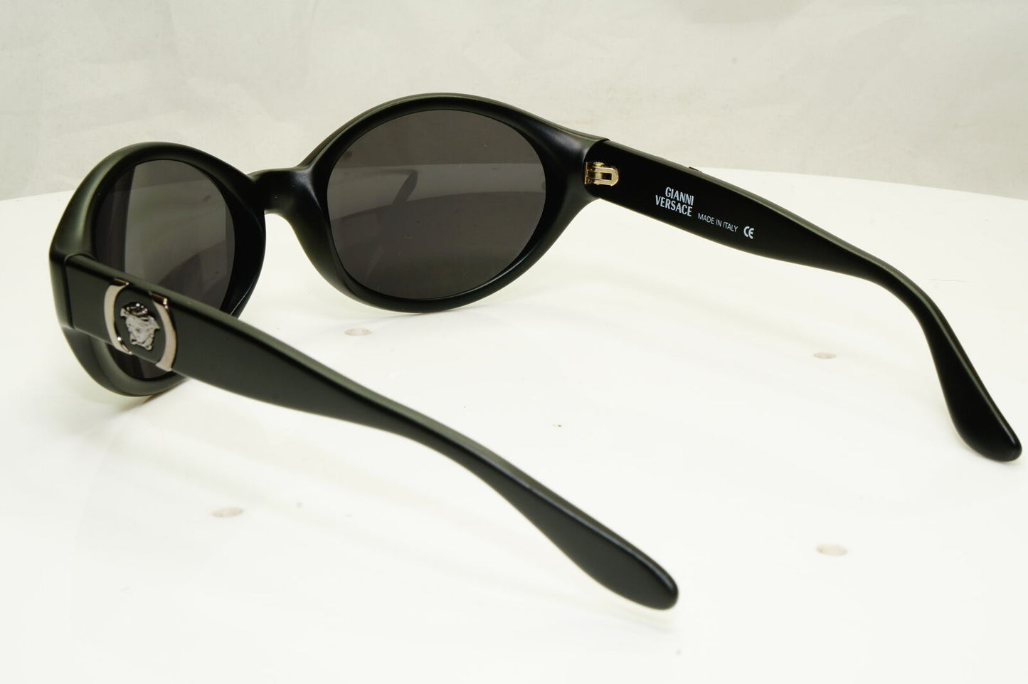 Gianni Versace 1996 Womens Vintage Black Medusa Sunglasses MOD 250 COL 703