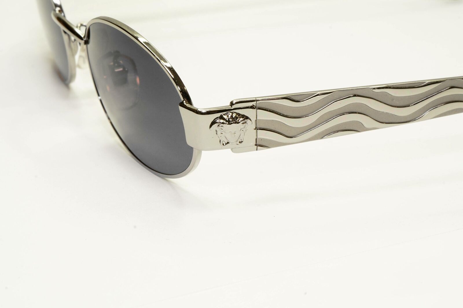 Gianni Versace 1996 Vintage Silver Medusa Oval Metal Sunglasses MOD X35 COL 029