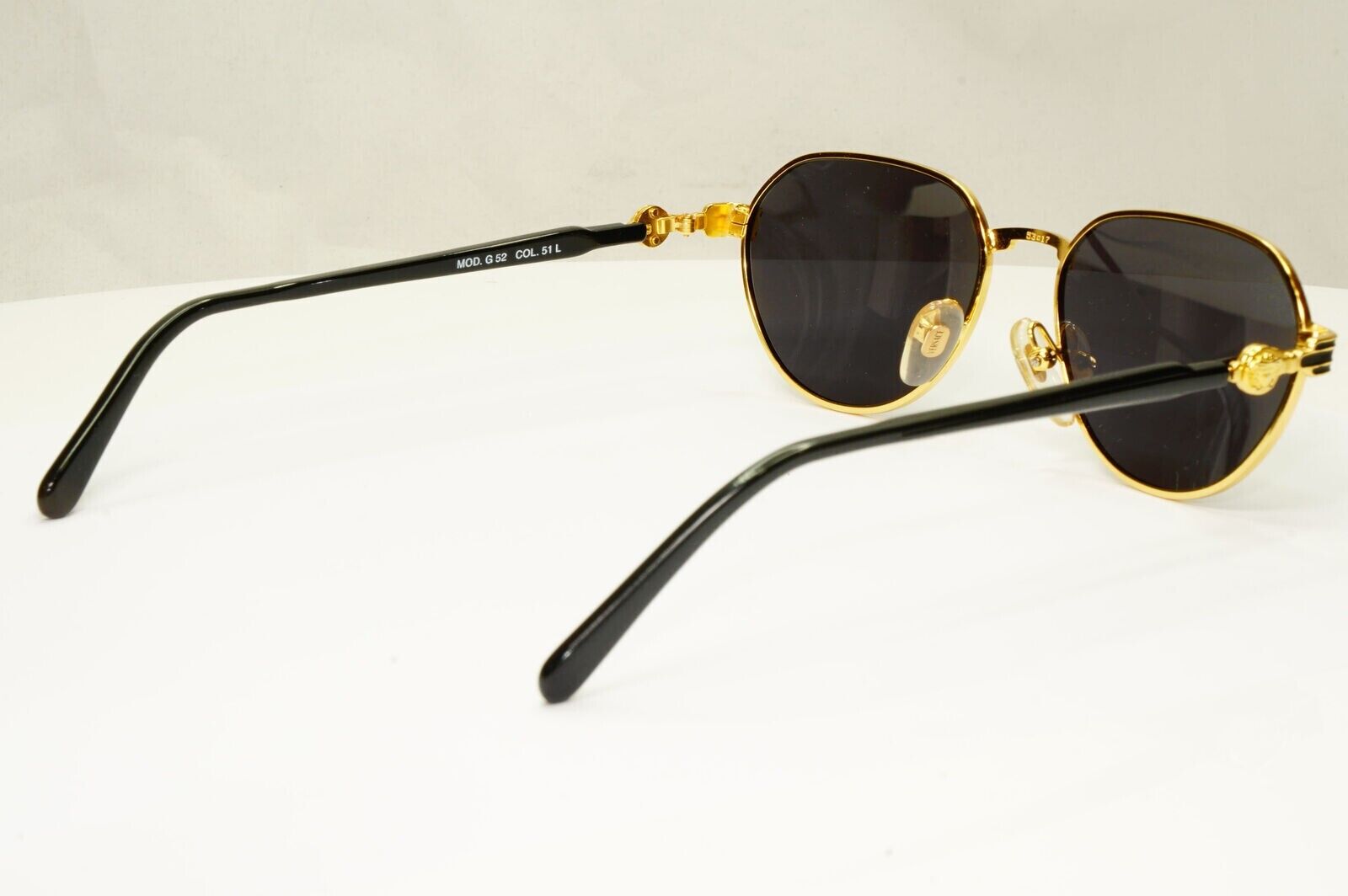 Gianni Versace 1995 Vintage Gold Medusa Unisex Black Sunglasses MOD G52 COL 51L