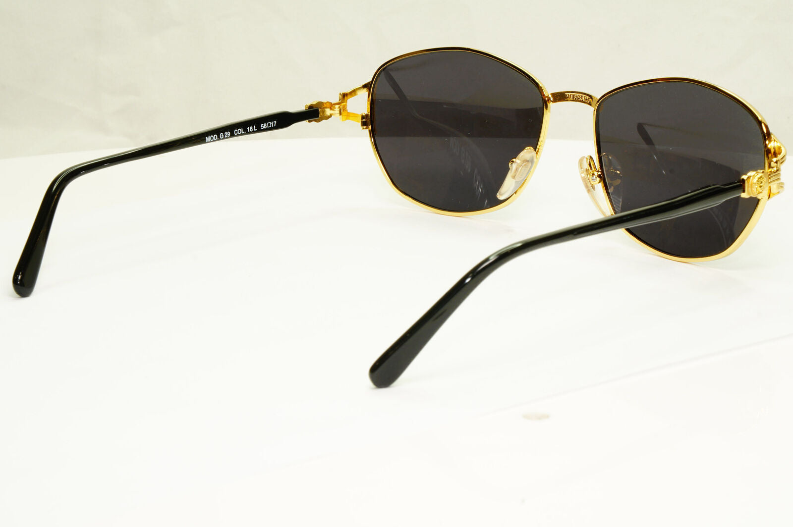 Gianni Versace 1995 Vintage Gold Medusa Black Retro Sunglasses MOD G29 COL 18L